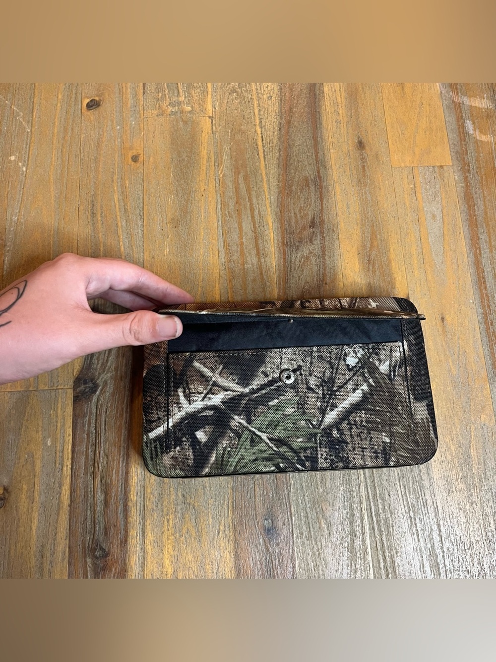 Y2K camo studded wallet - Picture 3 of 5